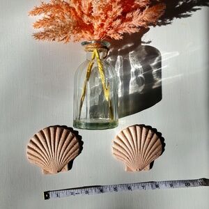 Vintage pink speckled cast iron (?) shell trinket dishes (2), great condition